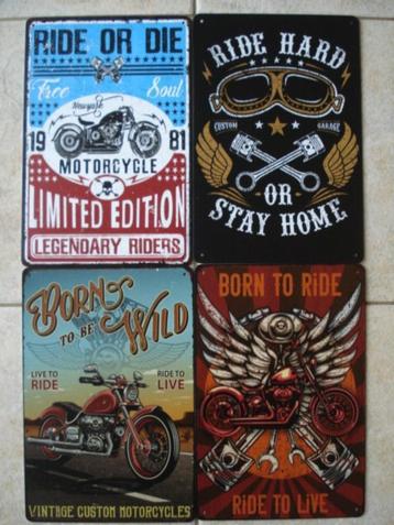 Lot 4 MOTOR tin plates beschikbaar voor biedingen