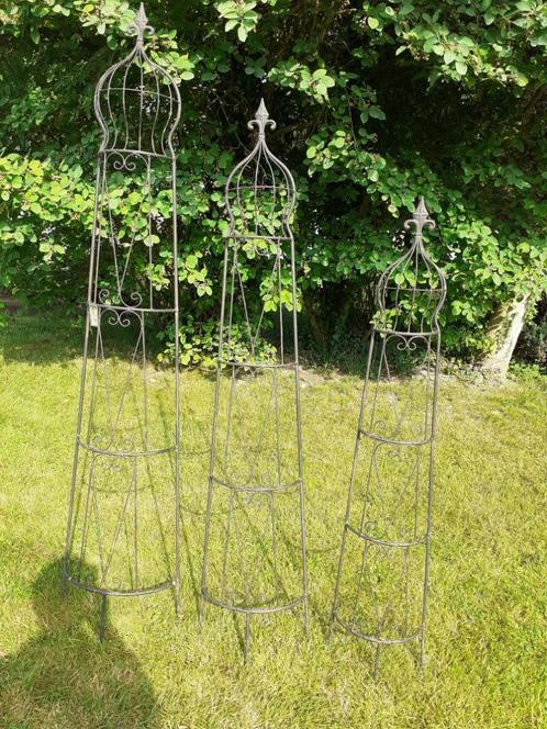 PRACHTIGE SET VAN DRIE SMEEDIJZEREN PLANTENKLIMMERS, Tuin en Terras, Tuinmeubel-accessoires, Ophalen