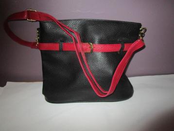 Nieuwe schoudertas zwart / rood  beschikbaar voor biedingen