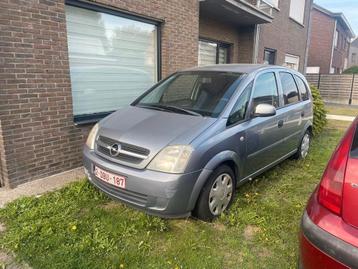 Opel Meriva 2004 benzine beschikbaar voor biedingen