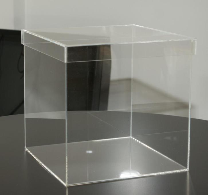 Transparante polycarbonaat doos (kubus 25 cm), Huis en Inrichting, Woonaccessoires | Etagères, Zo goed als nieuw, Ophalen