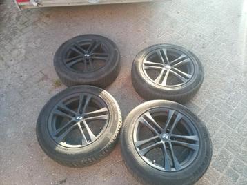 Winterset Volkswagen Tiguan Golf winterbanden 18 inch 5x112 beschikbaar voor biedingen