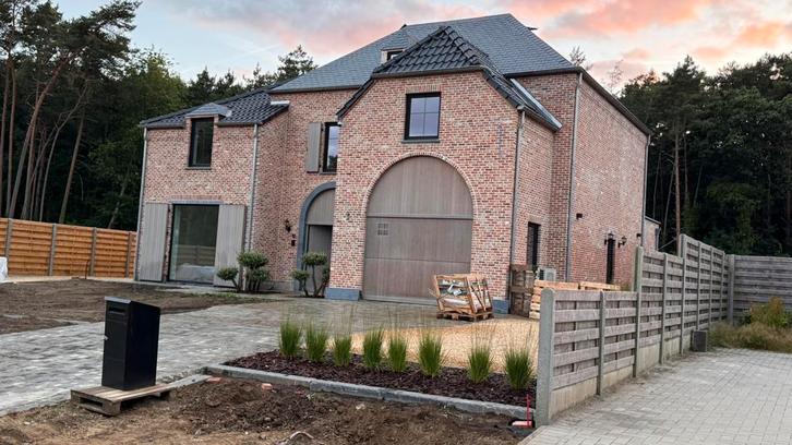 Villa pastorie op22are anno 2025 +32 are prive bos aansluite, Immo, Huizen en Appartementen te koop, Provincie Limburg, 1000 tot 1500 m²