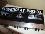 Utilisé : Behringer HA4700 Powerplay PRO-XL, 20230187, Musique & Instruments, Utilisé, Enlèvement ou Envoi