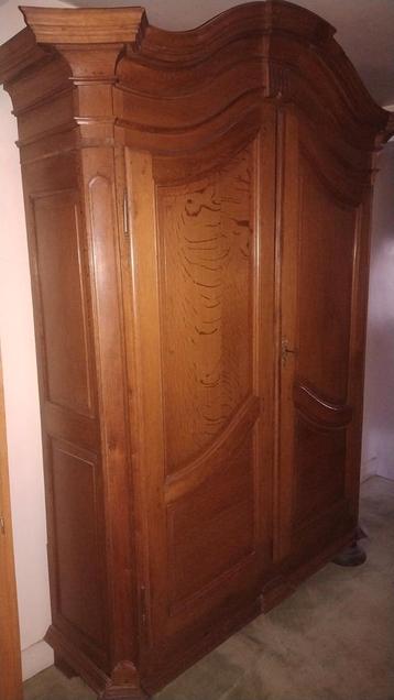 Kast vol hout  beschikbaar voor biedingen