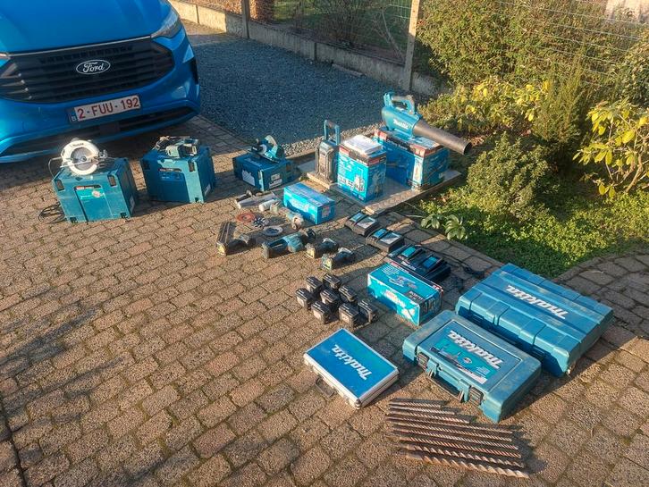Makita set , plus toebehoren, Bricolage & Construction, Outillage | Foreuses, Perceuse, Enlèvement