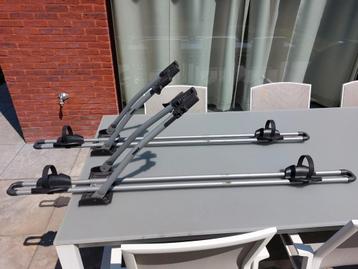 Thule fietsdragers voor op het dak beschikbaar voor biedingen