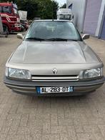 Renault 21 *PETROL-ESSENCE* (bj 1989), Auto's, Oldtimers, Renault, Bedrijf, 5 deurs, Zilver of Grijs