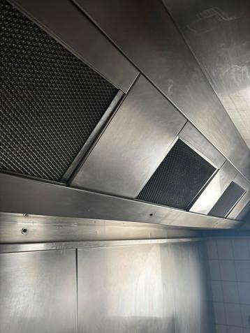 De Kobra - proffesionele dampkap/filters/alles op en aan. beschikbaar voor biedingen