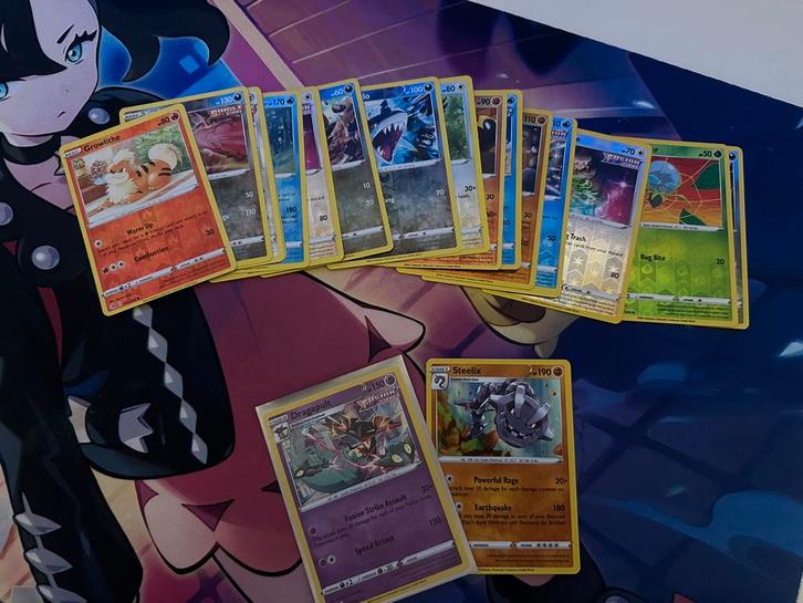 Fusion strike bulk., Hobby en Vrije tijd, Verzamelkaartspellen | Pokémon, Zo goed als nieuw, Ophalen