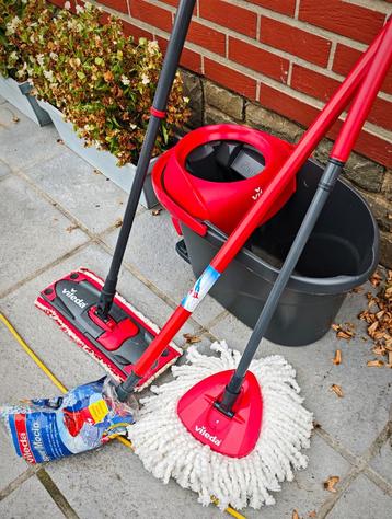 Vileda schoonmaakset (borstels, emmer,...) beschikbaar voor biedingen