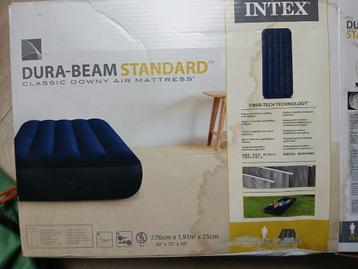 Intex 1 persoons luchtmatras beschikbaar voor biedingen