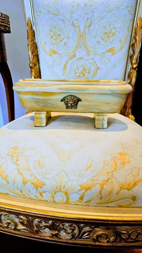 Versace "marble sarcophagi designed by Gianni Versace", Antiek en Kunst, Kunst | Designobjecten, Ophalen of Verzenden