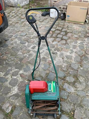 Tondeuse à gazon électrique Qualcast Punch EP30 autotracteur, Qualcast, 30 à 39 cm, Utilisé, Tondeuses à gazon électriques