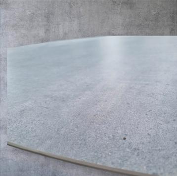 NIEUWE ronde tafel VOLKERAMIEK dia150cm  beschikbaar voor biedingen