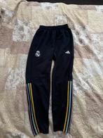 Bas adidas real madrid, Vêtements | Hommes, Vêtements de sport, Enlèvement, Comme neuf