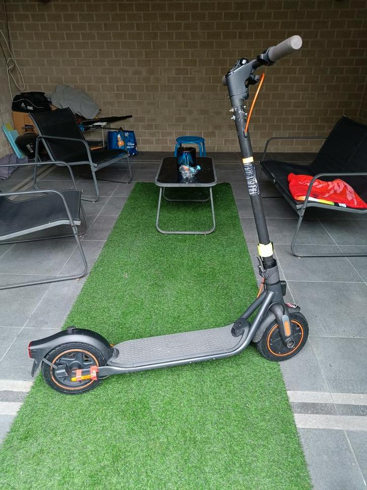 Ninebot kickscooter F serie, Fietsen en Brommers, Steps, Ophalen