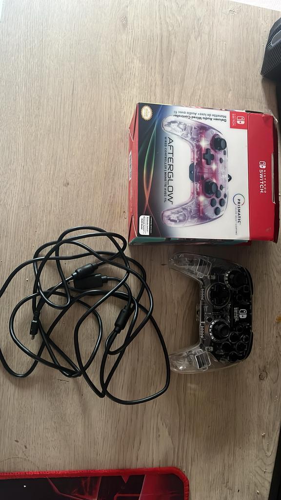 Nintendo Switch Bundle- Extra Controller- hoesje- spelletjes, Games en Spelcomputers, Spelcomputers | Nintendo Switch, Zo goed als nieuw