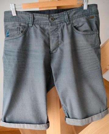 Mooie Bermuda EDC Esprit. Medium, maat: 33. Grijs (iets donk beschikbaar voor biedingen