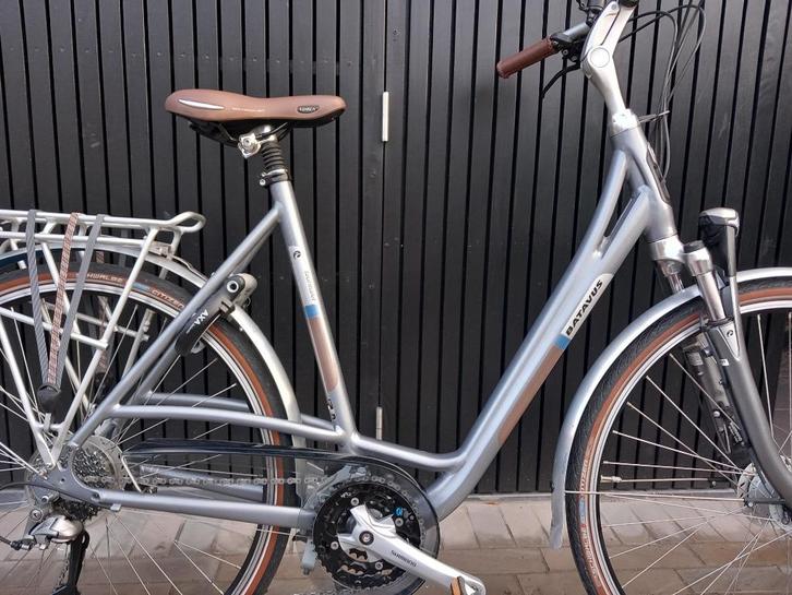 batavus, in nieuwstaat(max 500 km), Fietsen en Brommers, Fietsen | Dames | Damesfietsen, Zo goed als nieuw, Batavus, Versnellingen