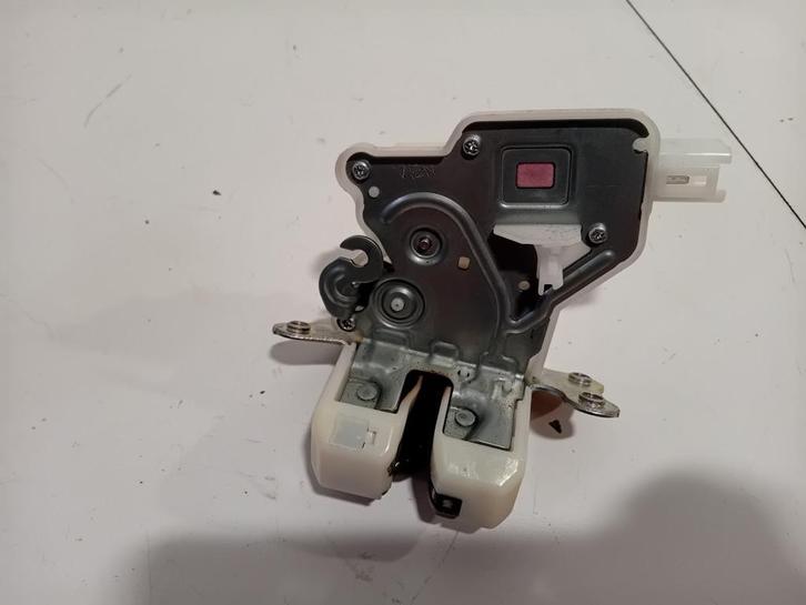 SLOTVANGER ACHTERKLEP ELEKTR. Suzuki Ignis (MF) (01-2016/-), Auto-onderdelen, Carrosserie, Achterklep, Suzuki, Gebruikt