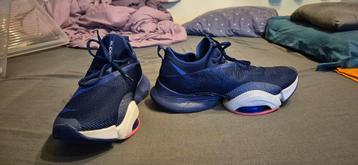 sneakers beschikbaar voor biedingen