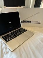 Macbook Pro 2017 + toebehoren (opstartprobleem,op te lossen), Computers en Software, Apple Macbooks, Ophalen, Gebruikt, 256 GB