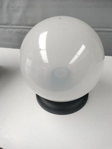 Bollamp beschikbaar voor biedingen