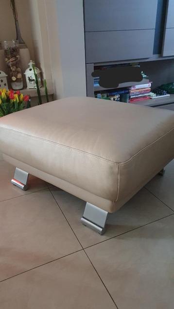 Pouf/Repose-pieds salon en cuir beige beschikbaar voor biedingen