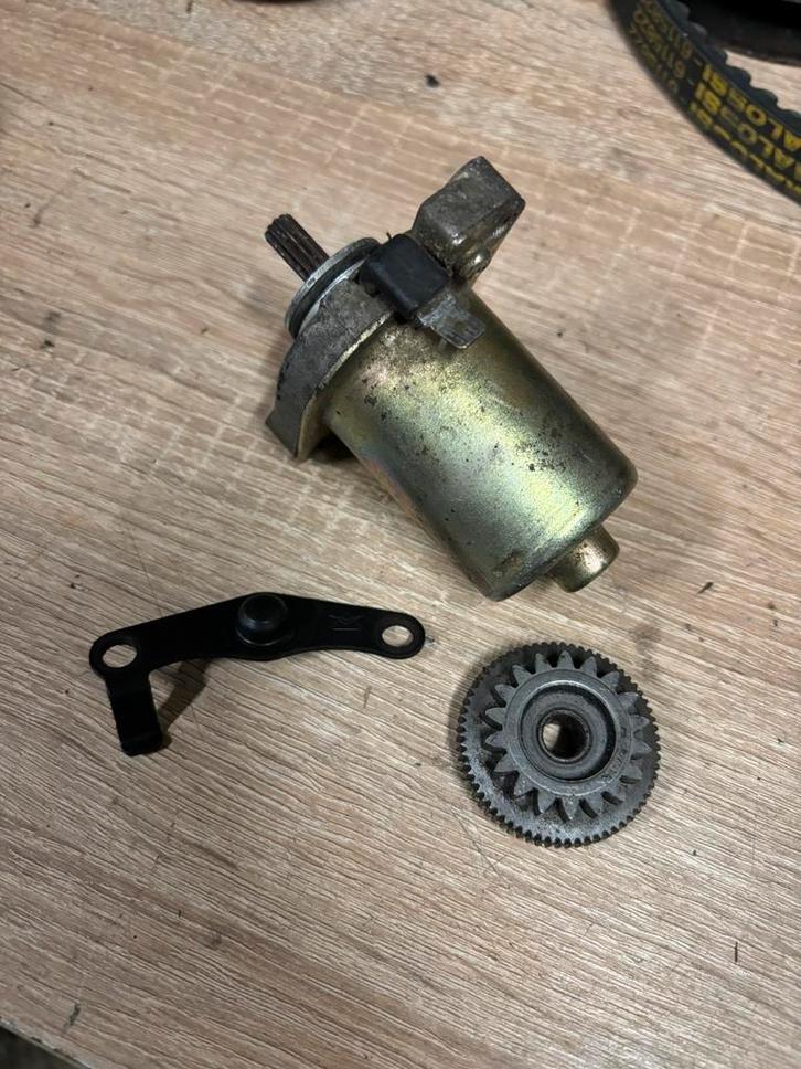 Minarelli Verticaal & Horizontaal complete start motor, Fietsen en Brommers, Brommeronderdelen | Algemeen, Zo goed als nieuw, Ophalen