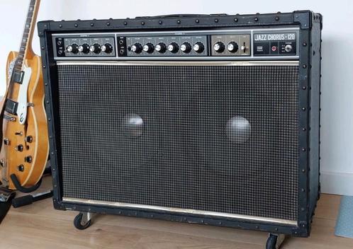 Roland JC-120 Jazz Chorus 2-Channel 120-Watt 2x12", Muziek en Instrumenten, Versterkers | Bas en Gitaar, Zo goed als nieuw, Ophalen