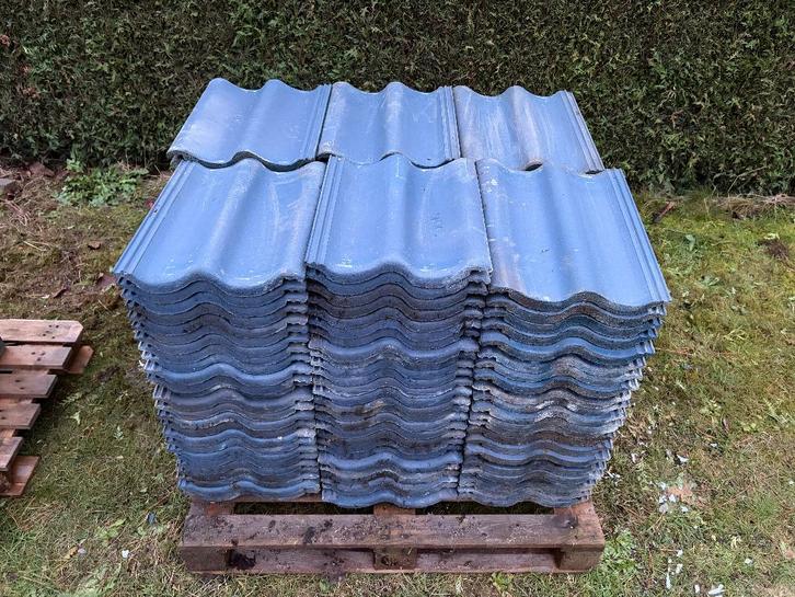 Gratis dakpannen (160), Doe-het-zelf en Bouw, Dakpannen en Dakbedekking, Zo goed als nieuw, Dakpannen, Steen of Klei, Blauw, Ophalen