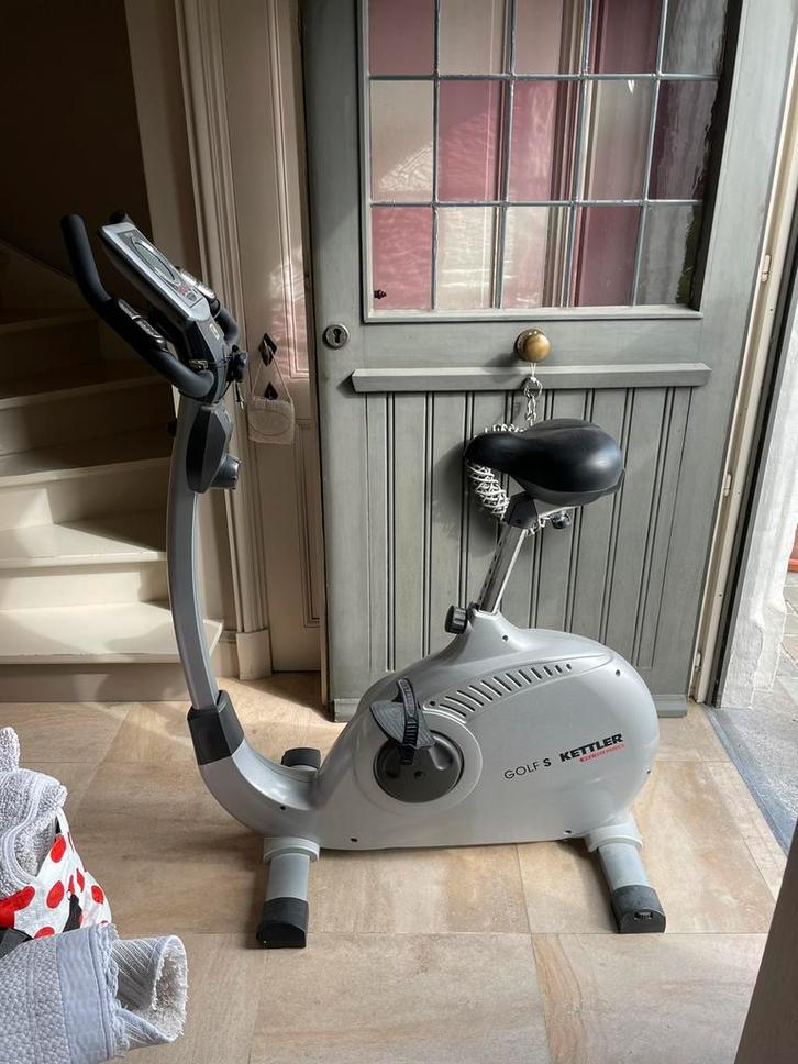 Hometrainer in goede staat – ideaal voor thuisfitness, Sport en Fitness, Fitnessapparatuur, Zo goed als nieuw, Hometrainer, Ophalen