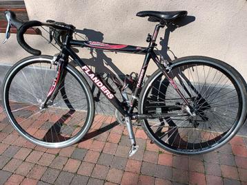 Carbonkoersfiets beschikbaar voor biedingen