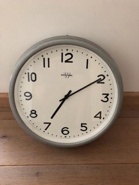 Horloge murale moderniste, Suède, 1950, Antiquités & Art, Art | Objets design, Enlèvement ou Envoi