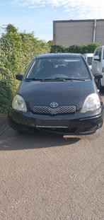 Toyota yaris essence pour piece, 5 places, Berline, Noir, Achat