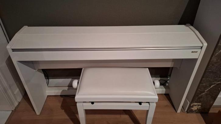 Piano digital Roland F-110, Muziek en Instrumenten, Piano's, Gebruikt, Piano, Wit, Digitaal, Ophalen