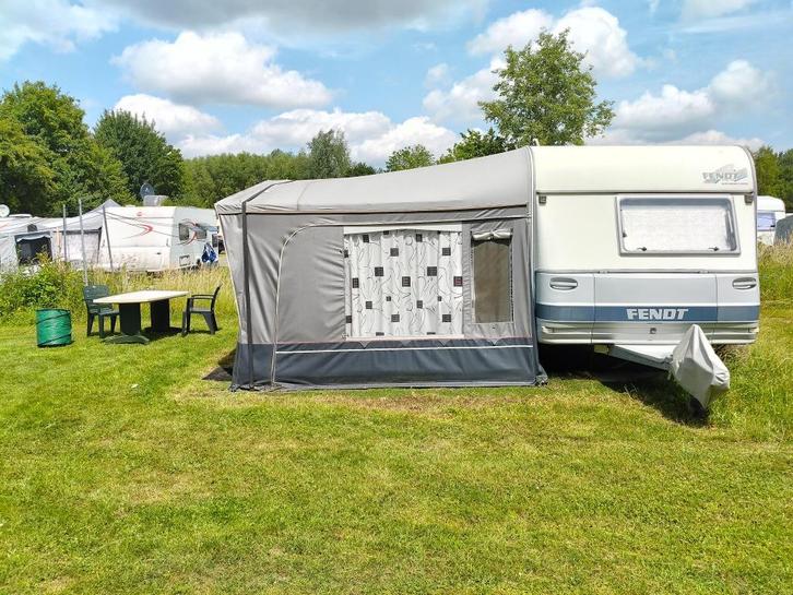 Fendt caravan met voortent (op jaarplaats De Gavers), Caravans en Kamperen, Caravans, Particulier, tot en met 4, 1000 - 1250 kg