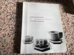 Tussen kunstnijverheid en industriële vormgeveing., Boeken, Geschiedenis | Stad en Regio, Ophalen, 20e eeuw of later, Gelezen