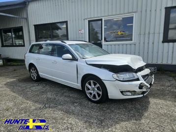 Volvo V70 1.6 T4 Nordic+ Kleurocode 707 beschikbaar voor biedingen