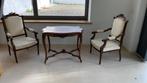 Table ancienne avec deux fauteuils., Antiquités & Art, Enlèvement