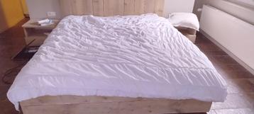 groot dekbed (2 stuks), 220 cm x 200 cm synthetisch beschikbaar voor biedingen