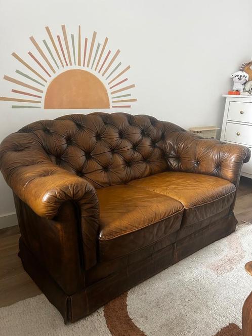 Canapé Chesterfield 2 places, Huis en Inrichting, Zetels | Zetels, Gebruikt, Rechte bank, Tweepersoons, 150 tot 200 cm, 75 tot 100 cm