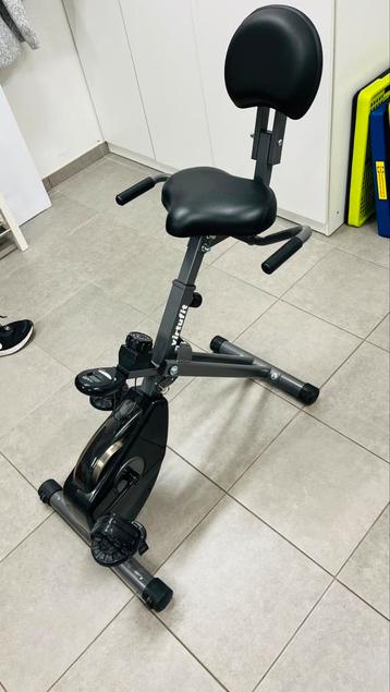 Bureaufiets met rugsteun beschikbaar voor biedingen