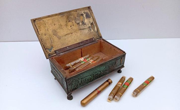 rare boîte à cigares en bronze (Max Le Verrier) statue, Antiquités & Art, Antiquités | Bronze & Cuivre, Bronze, Enlèvement ou Envoi