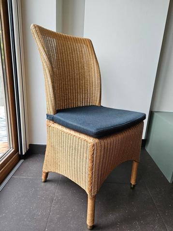 6 rieten stoelen van Castle Loom beschikbaar voor biedingen
