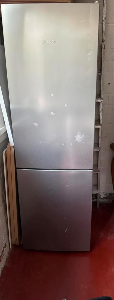 Bosch Koel-vriescombinatie – RVS – Goed werkend, Elektronische apparatuur, Koelkasten en IJskasten, Zo goed als nieuw, Ophalen