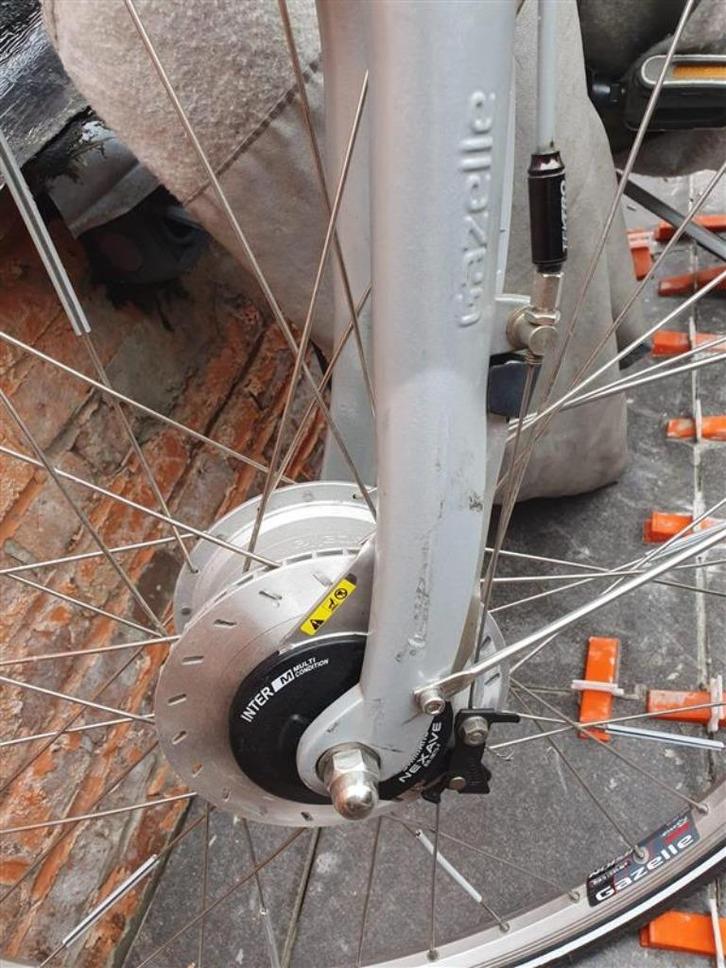 "Gazelle" originele motor voorwiel fietsonderdelen, Fietsen en Brommers, Fietsonderdelen, Zo goed als nieuw, Algemeen, Wiel, Ophalen of Verzenden