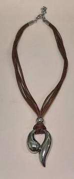 Halsketting met hanger, Gebruikt, Ophalen of Verzenden, Zilver, Overige materialen