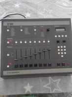 Emu SP 1200 Grise 7030, Musique & Instruments, Échantillonneurs, Utilisé, Envoi